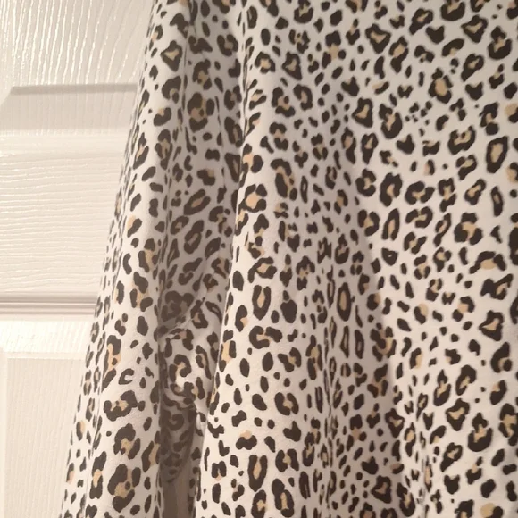Talbots Black and White Animal Print Top - Picture 4 of 6